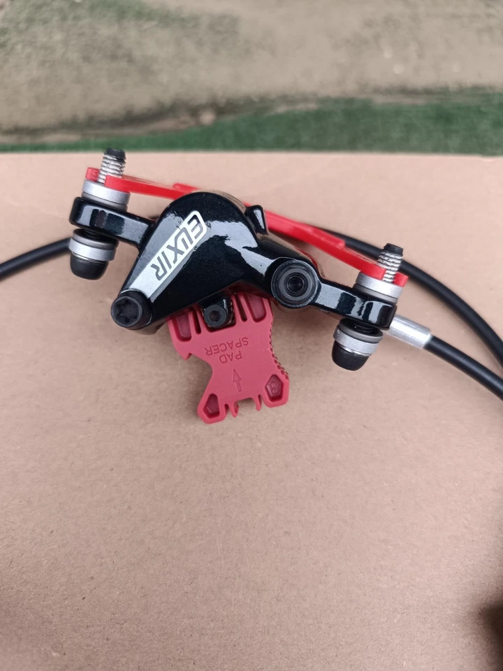 Freni Avid Elixir MTB anteriore e posteriore più leve freno nuovo - Immagine 3 di 4