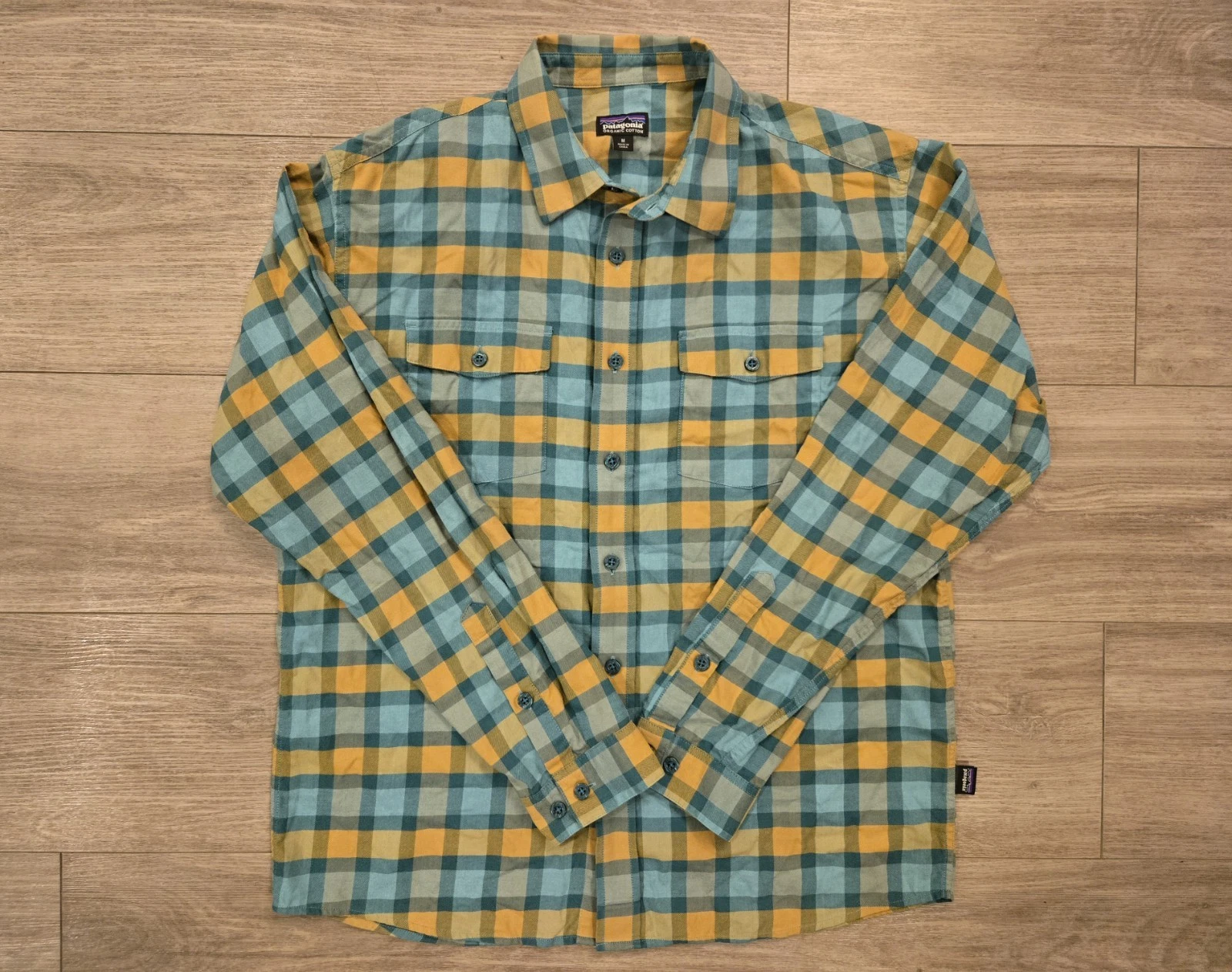 Patagonia Shirt Men's Medium Plaid Outdoor Hiking Long Sleeve Button Up
Opens in a new window or tab