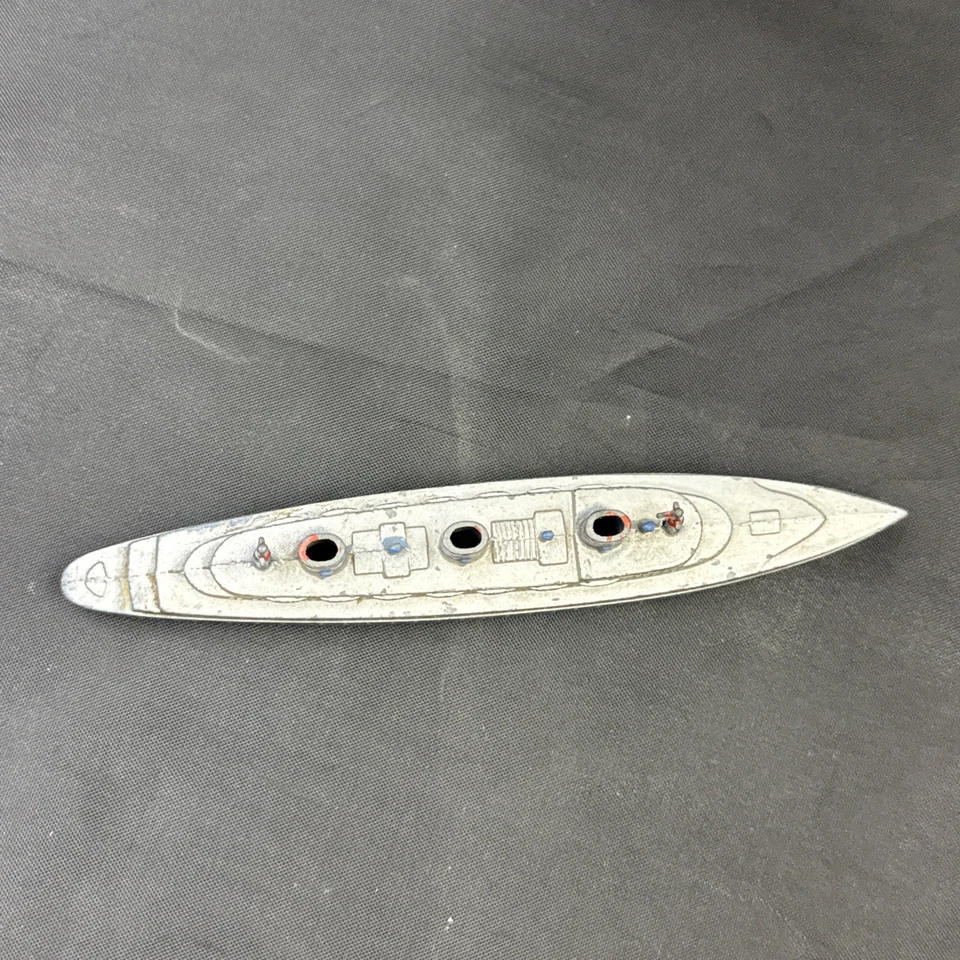 Barco de pasajeros de juguete Tootsie de hierro fundido vintage de los años 40 Foto 4 de 4