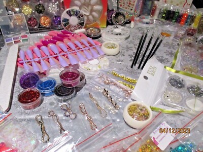 Weihnachten Nail Art Geschenkset Weihnachten Nägel Box 3D Charms Edelsteine Muscheln 10-60 Stck.