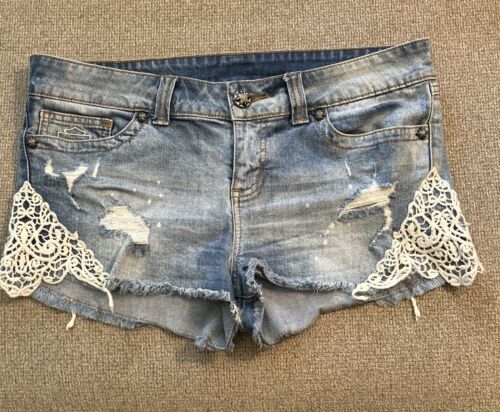 Harley Davidson Women's Distressed Jean Short Shorts Size 12 Lace Metal Studs - Picture 1 of 9