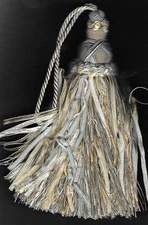 7&1/2" CHAMPAGNE MINT KEY TASSEL LOT OF 2