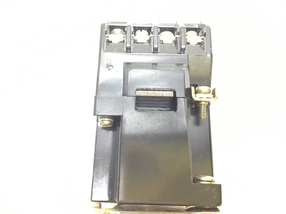 Relé de control industrial Westinghouse 765A857G01 300 VCA 10 amperios 50/60 Hz Foto 4 de 4