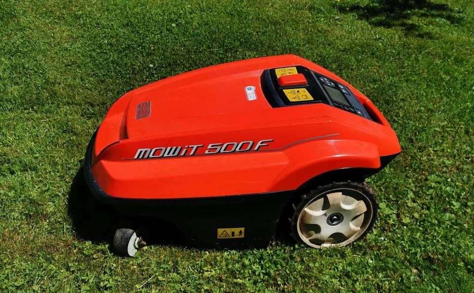 Automatischer Rasenmäher SABO 500F Automower, ohne Ladestation, inkl. Netzteil