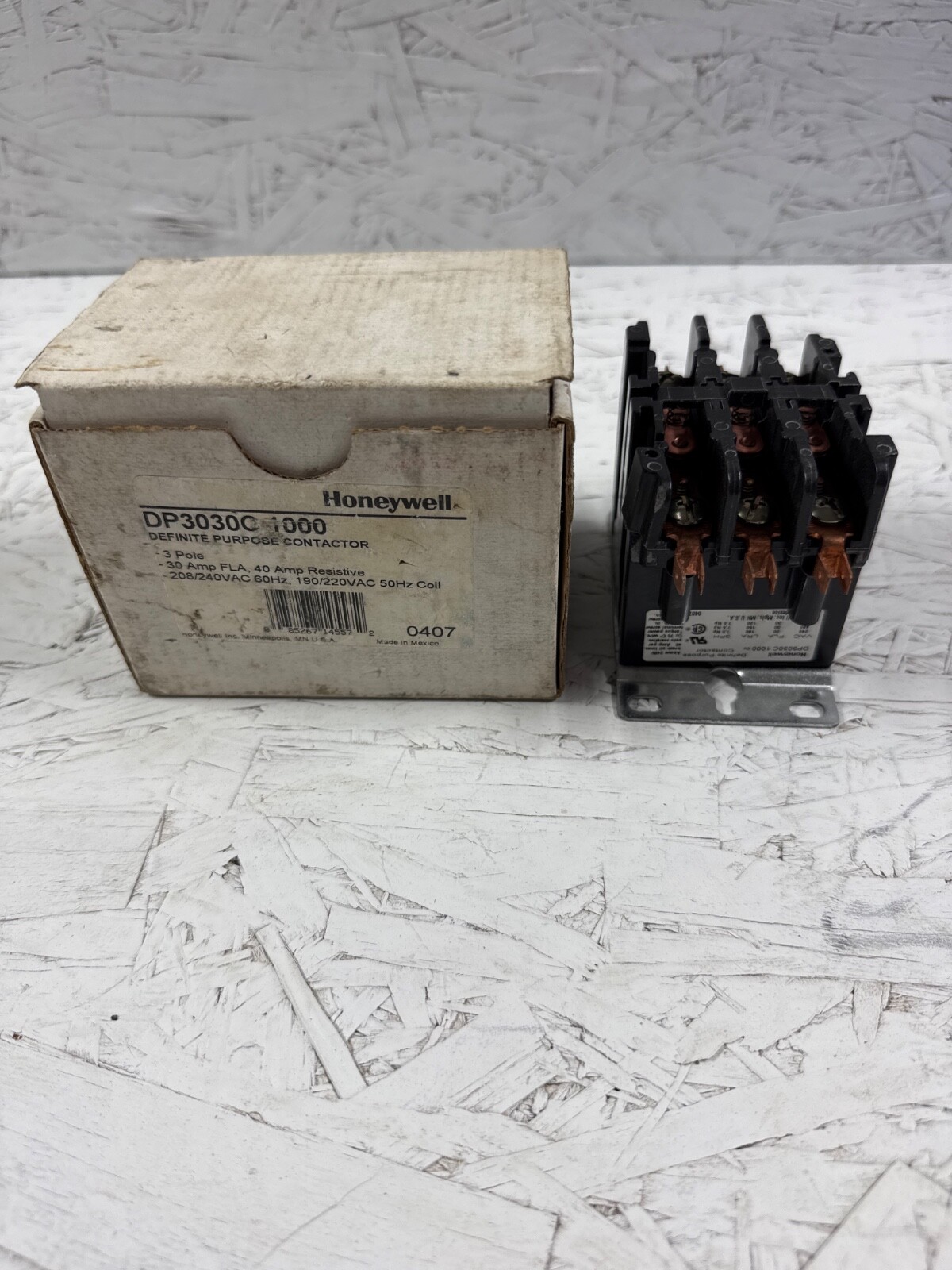 Honeywell DP3030C1000 3P 30A AMP DEFINITE PURPOSE CONTACTOR
