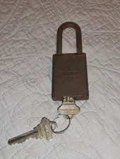 Vintage AMERICAN LOCK HEAVY DUTY PADLOCK with 2 KEYS Brass?? Metal