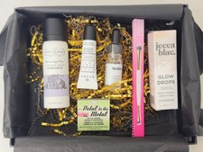 Look Fantastic Beauty Box - 6 Items - Christmas Edition