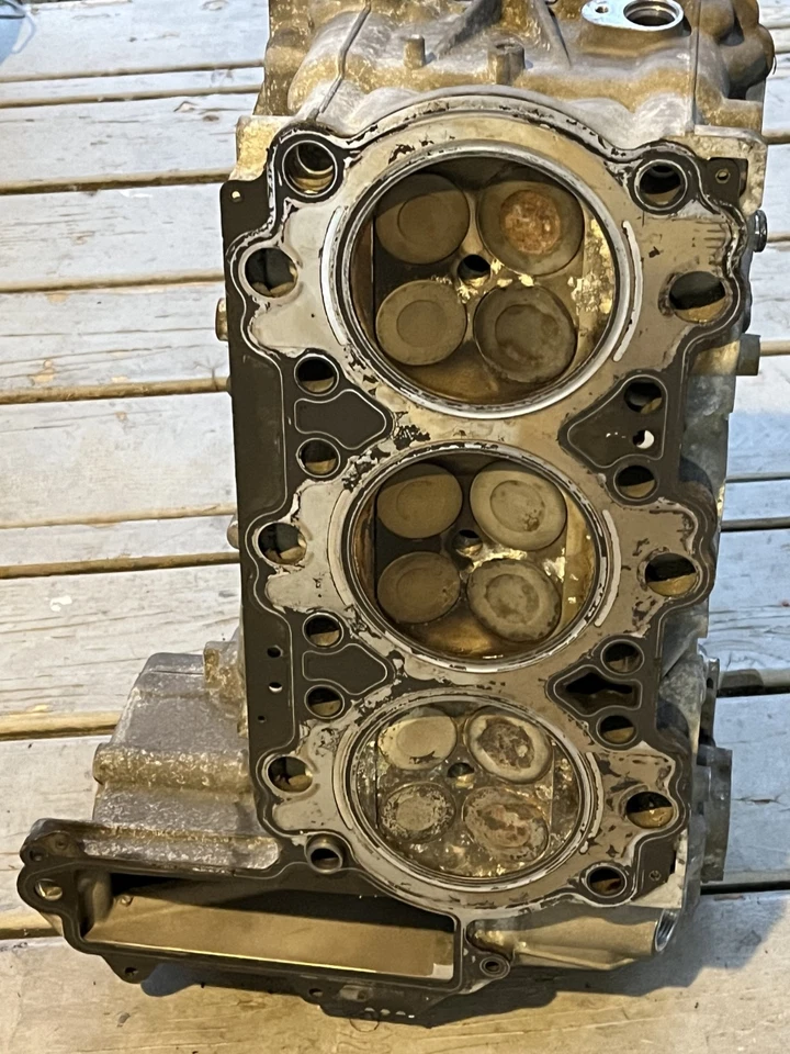 Porsche M97 3.4/3.6L cil #4-6 culata completa 2008 911/997 987.104.913.00 Foto 3 de 4