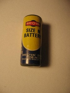 VINTAGE RAYOVAC SIZE N BATTERY # 716 MINIATURE