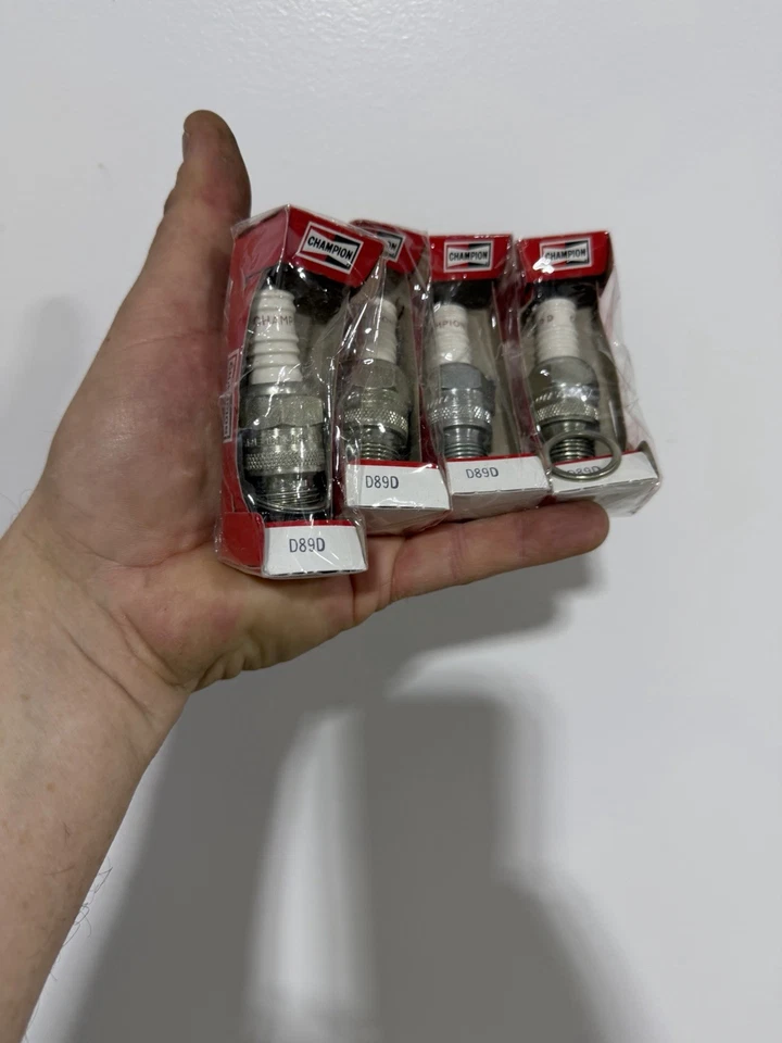 FARMALL GAS START DIESEL NOS CHAMPION D89D SET OF 4 SPARK PLUGS USA MADE MD WD6 - Image 4 of 4