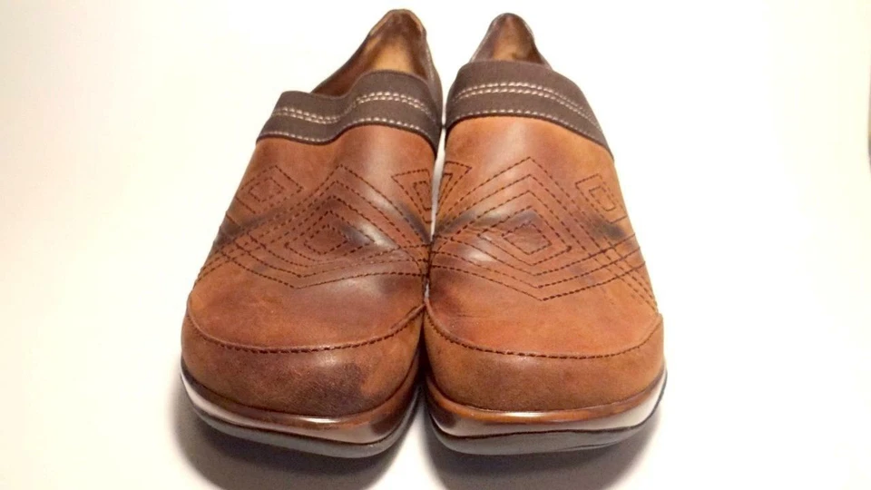 Белые горные женские сабо размер 6,5 коричневые кожаные туфли без застежек осень коренастый каблук - Изображение 3 из 4