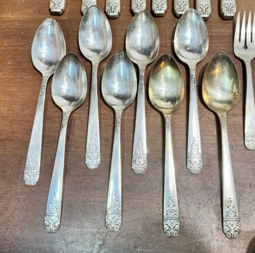 65 pcs vintage Oneida Ltd MARGATE Silverplate Rogers Co Silverware Flatware - Picture 5 of 14
