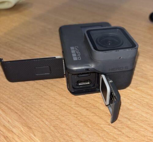 GoPro Hero5 Black 4K VR Action Video Camera 32GB SD 2x Batteries + charger - Picture 10 of 12