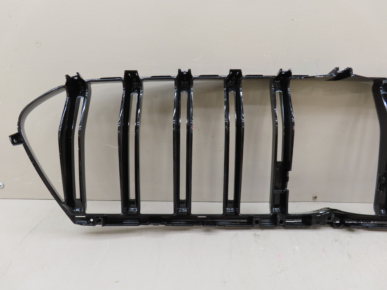 2014-2016 MASERATI GHIBLI FRONT BUMPER RADIATOR  GRILL GRILLE OEM 670171220