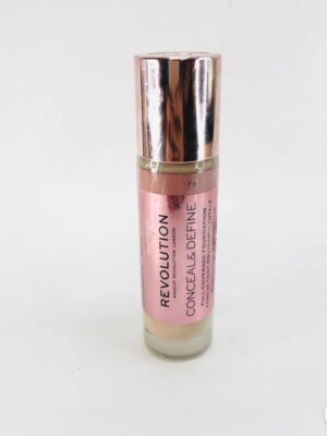 Makeup Revolution Conceal and Define Foundation F3