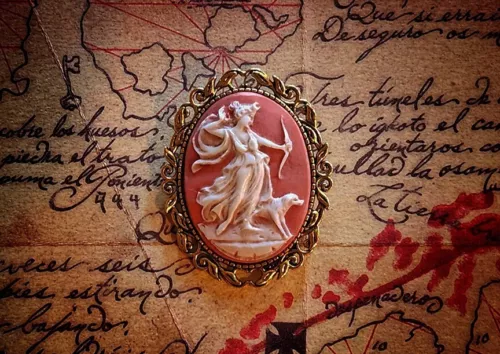 The Goonies - "Shell Cameo Brooch" from One-Eyed Willy's Treasure!!!