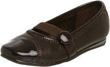 NWOB Kenneth Cole Wave Heart flat, size 8, color Brown, Faux leather, patent