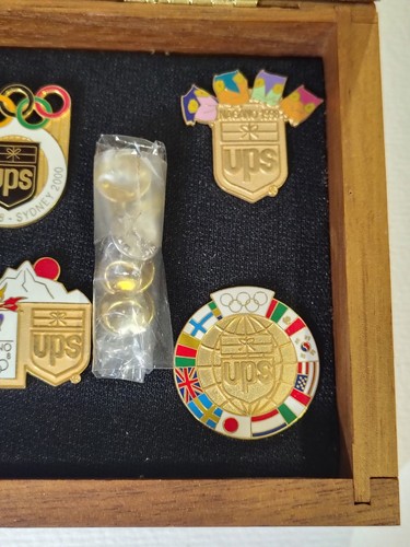 1998 Nagano Olympics UPS Commemorative Pin Collection wooden Box United Postal - Picture 5 of 6