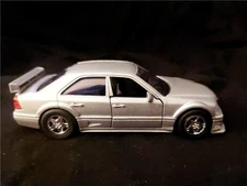 WELLY CLASSIC 1:34 DIECAST METAL PLASTIC MERCEDES BENS C CLASS LUXURY CAR SILVER