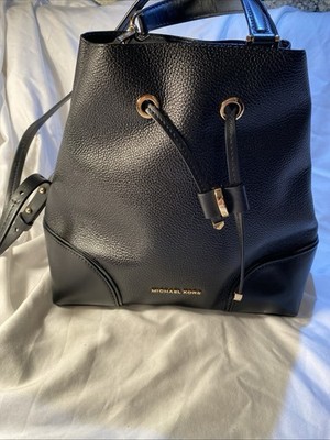    Michael Kors Mercer Gallery Convertible Bucket Black/Gold Leather Bag