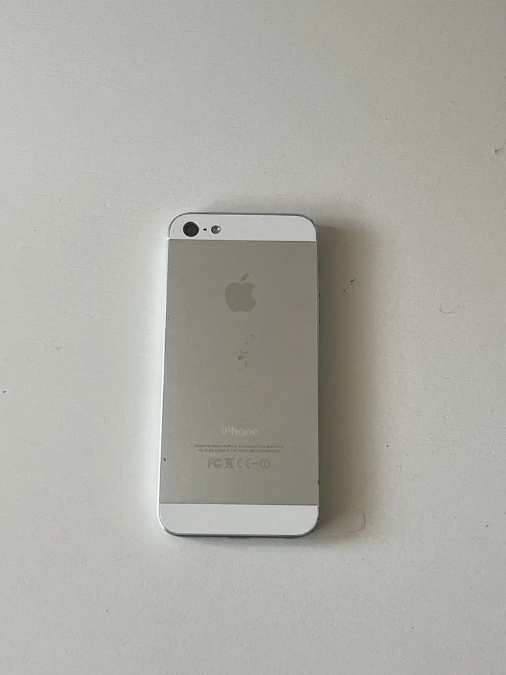 Apple iPhone 5 - 12GB - Blanco, foto 2 de 5