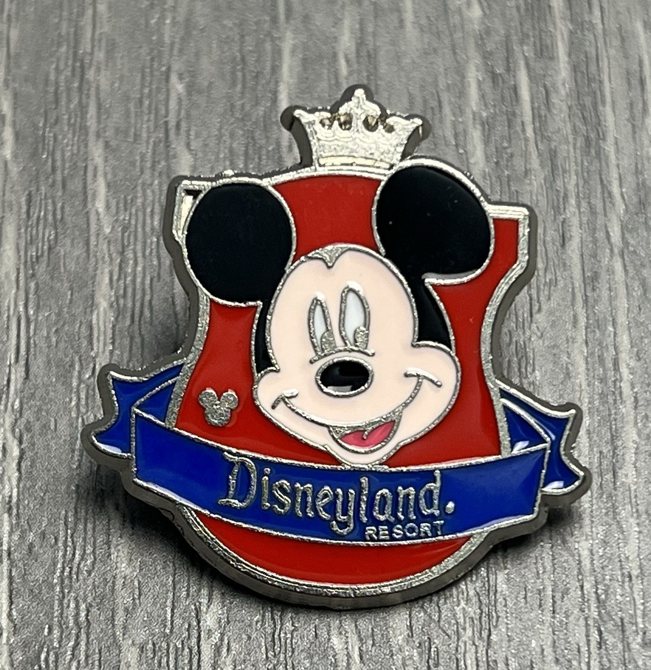 Disneyland 2012 Hidden Mickey Crest Collection - Mickey Mouse Disney Trading Pin