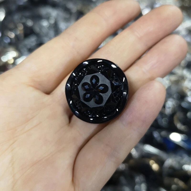 Vera e propria alta qualità bottoni in corno di varie dimensioni rotondi bianco