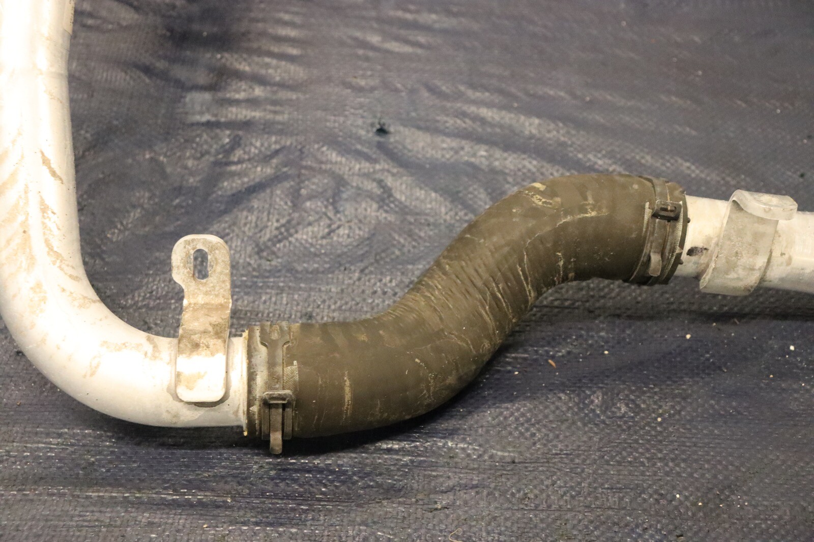 2012 AUDI R8 5.2 QUATTRO SPYDER V10 OEM FRONT INNER RADIATOR COOLANT PIPE #1256