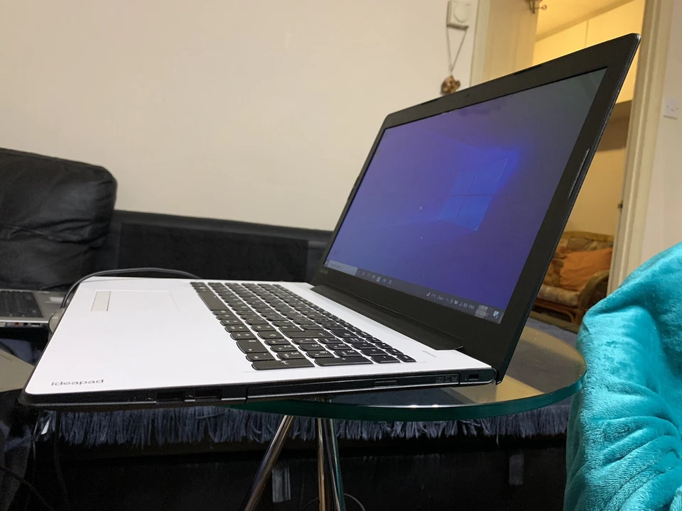 Lenovo IdeaPad 310 Laptop AMD A12-9700 2.50GH, SSD 250GB  White - Image 3 of 4