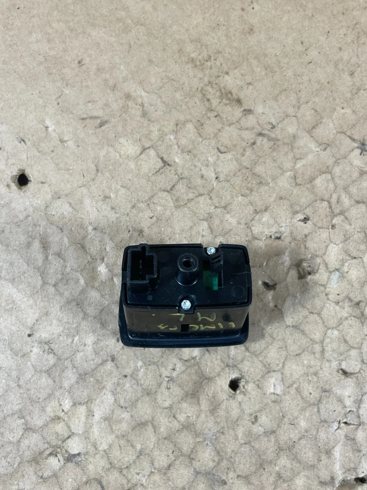 2006 - 2013 Mercedes Benz ML350 Window Regulator Control Switch A2518200510 OEM. - Image 3 of 4