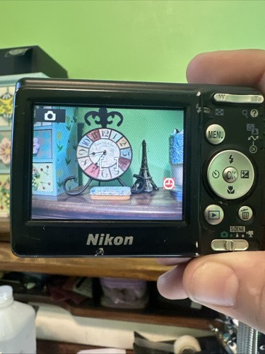 Nikon Coolpix L11 6MP Digital Camera 3x Optical Zoom with Case - Picture 9 of 11