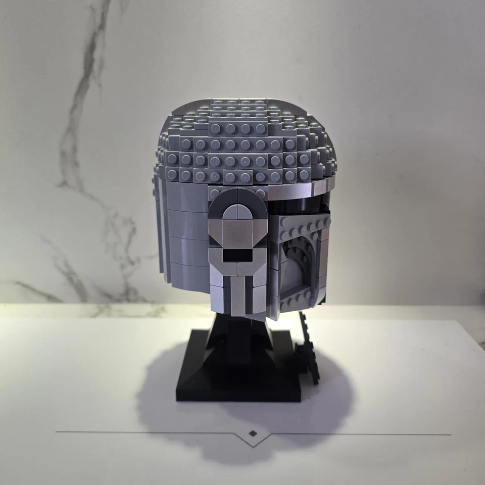 LEGO Star Wars 75328 The Mandalorian Helmet, photo 3 sur 5