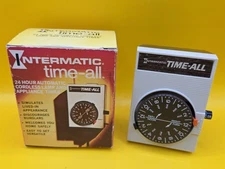 Vintage Intermatic Time-All 24-hour Auto Lamp & Appliance Timer Model D111