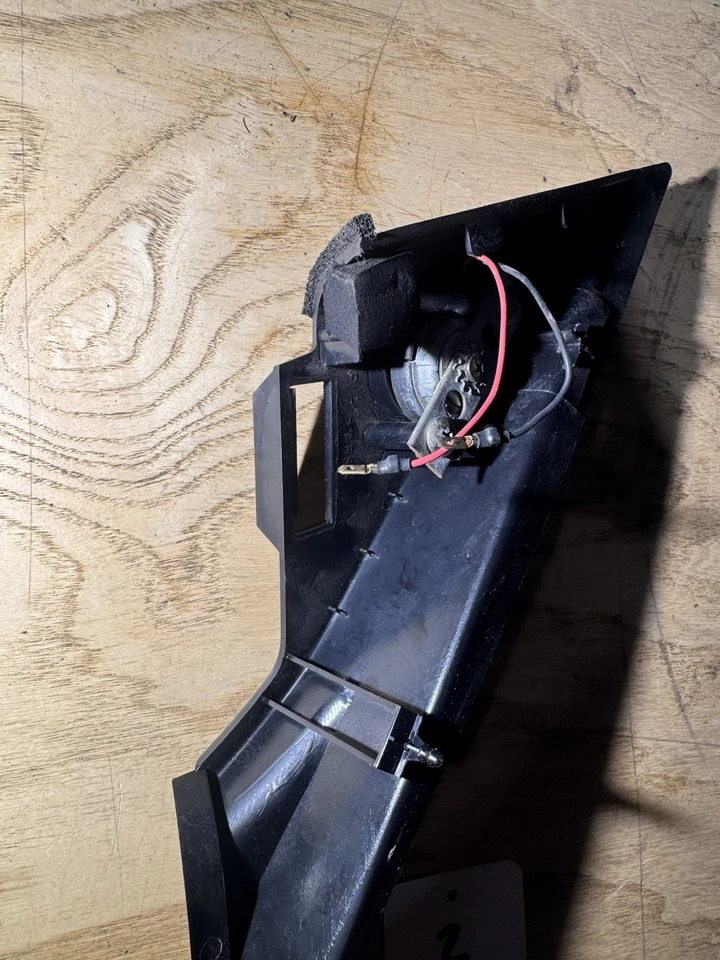 Cubierta de altavoz tweeter lateral derecho pasajero Nissan 350Z 2003-2008 OEM Foto 4 de 4