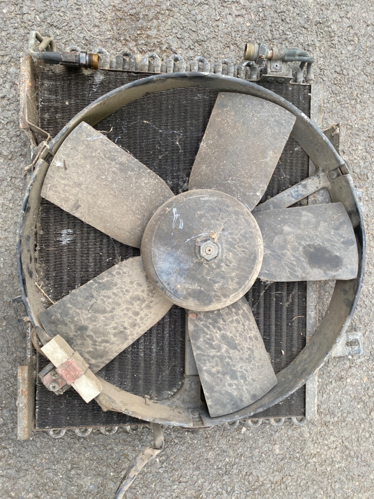 19841991 BMW E30 A/C Condensor With ELECTRIC AUX Fan eBay