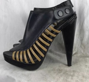 report signature heels