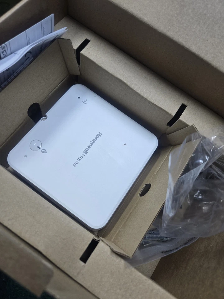 Honeywell T6R Wi-Fi Wireless Smart Thermostat PROGRAMMABLE Y6R910RW8021 - Image 2 of 4