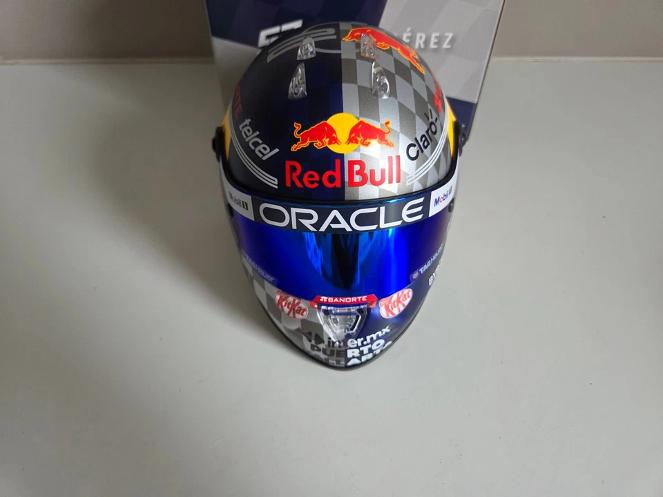 Casco Schuberth 1/2 Red Bull Racing - S. Perez - Silverstone 2024, 20 anni - Immagine 2 di 4