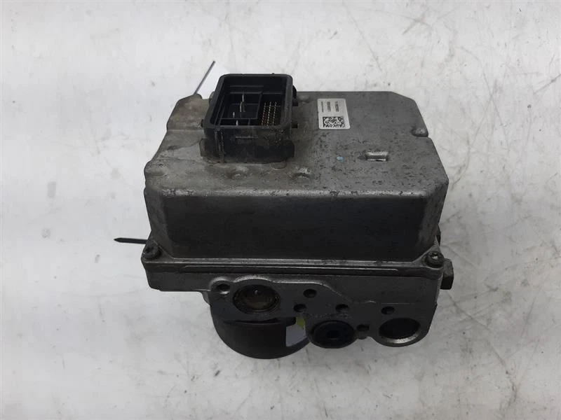 Anti-Lock Brake Part Assembly Opt NV7 05-08 Cadillac STS 89060233 - Image 2 of 4