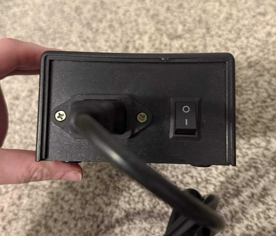 Fuente de alimentación digital para tatuajes Solong pantalla LCD P142-2 Foto 4 de 4