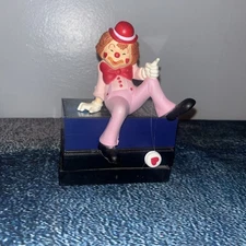 VTG RARE 1985 ENESCO CLOWN IN PINK Jummper SHELF SITTER Playing with A YOYO 