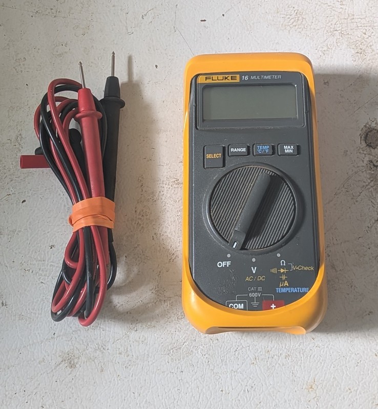 Fluke 16 Digital Multimeter w/ Yellow Rubber Holster & Test Leads - Tested