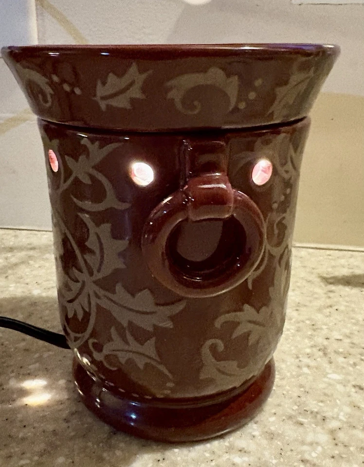 退役香味蜡加热器 PLUM GARLAND 全尺寸富勃艮第房间和蜡熔体 — 第 3/4 张图片