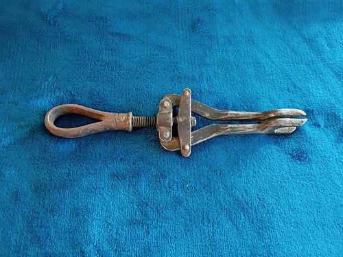 Vlchek Vintage Screw Type Valve Spring Compressor Lifter Tool  USA.