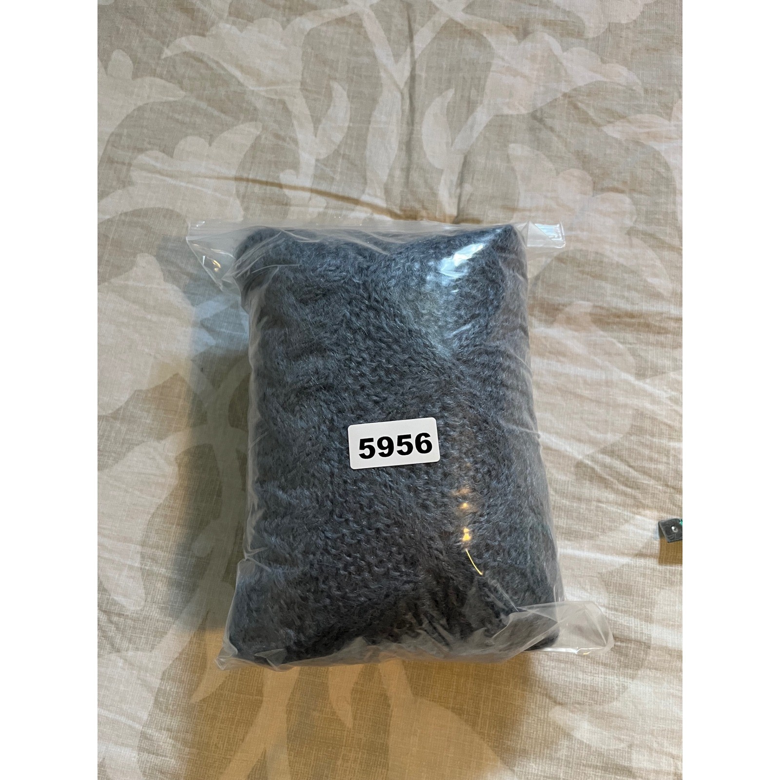 Worth Cable Knit mock neck Sweater Women Size 8/M Mohair Blend