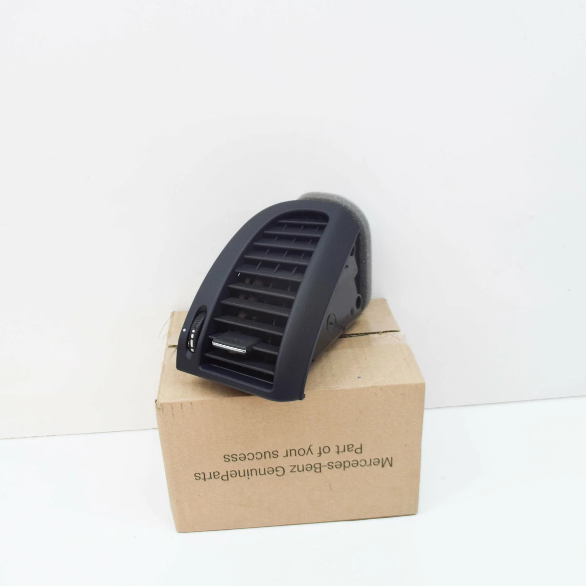 MB VITO W639 Dashboard Right Outside Lateral Nozzle 