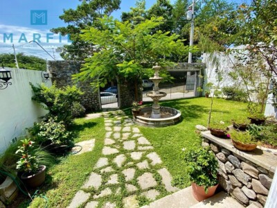 Hermosa Casa Tipo Campestre en el Chivato Colima con Terrazas y Amplio Jardín