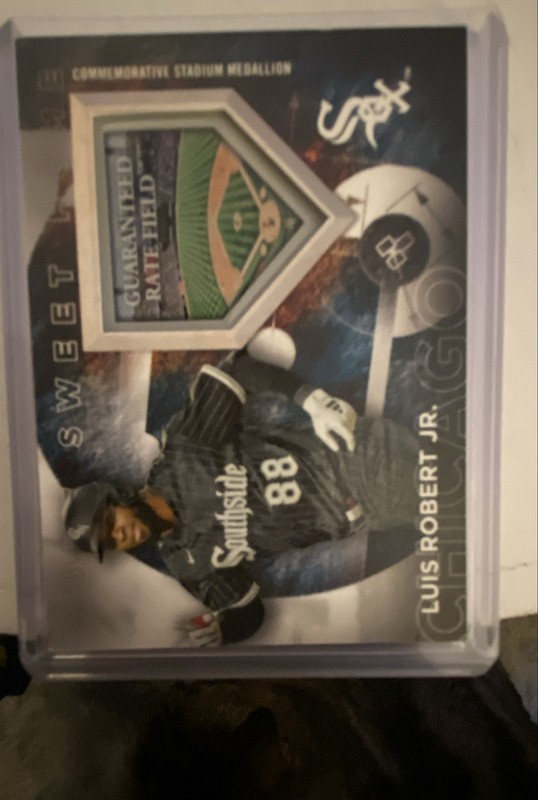 24 Topps Series 1 - Home Sweet Home Stadium Medallions Luis Robert #HSH-LR /299