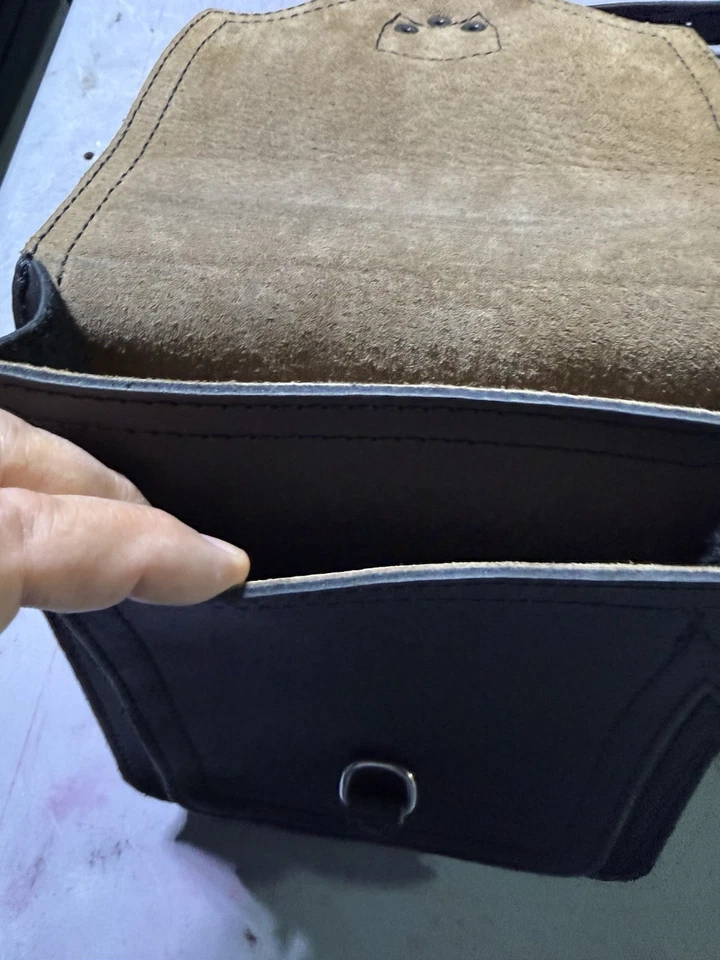 Cartera de cuero Saddleback negra Foto 3 de 4