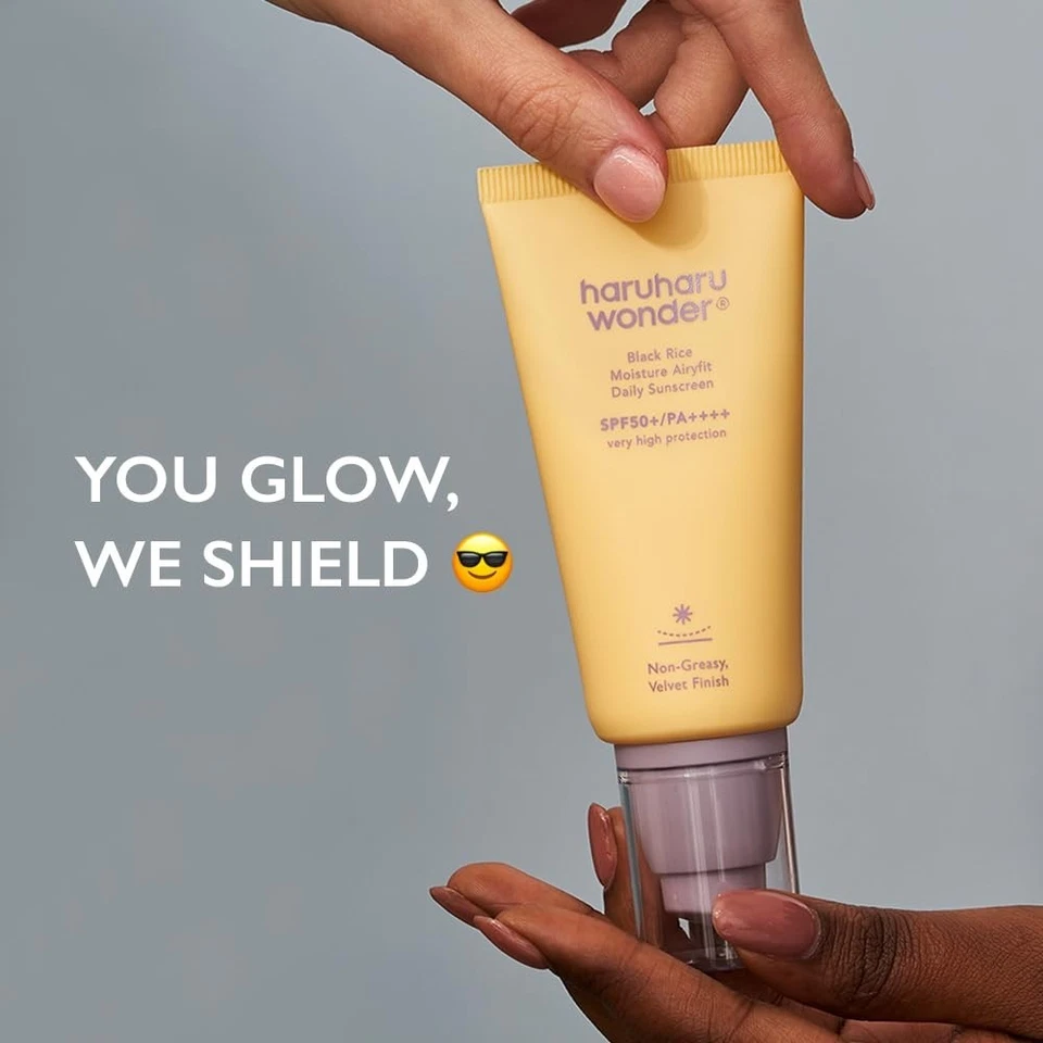 Loción facial hidratante diaria Haruharu Wonder Black Rice FPS 50, 1,69 fl oz Foto 4 de 4